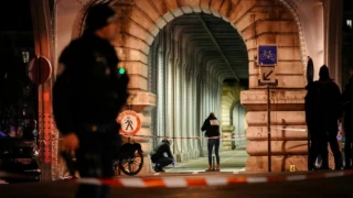 Paris'teki bıçaklı saldırıda bir Alman turist öldürüldü