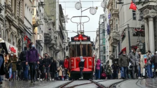 Taksim'de ağızlıksız pitbull gezdirenlere ceza