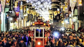 Yeni yıla sayılı saatler kala, İstanbul Valisi Gül'den 'yılbaşı tedbirleri'