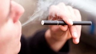 Britanya, gençleri elektronik sigaradan korumak için harekete geçti