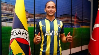 Fenerbahçe'den bir ayrılık daha: Transferi duyurdu
