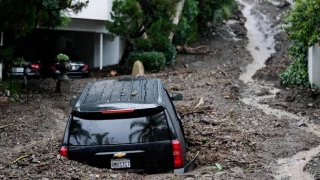 ABD’deki rekor yağışlar üç kişinin ölmesine neden oldu