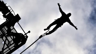Bungee jumping yaparken kalp krizi geçiren 23 yaşındaki genç hayatını kaybetti