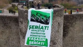 Diyarbakır'da sokaklara 'Yaşasın şeriat' pankartları astılar