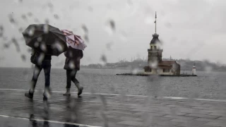 Meteoroloji uzmanı saat vererek uyardı: İstanbul'a yağmur geliyor