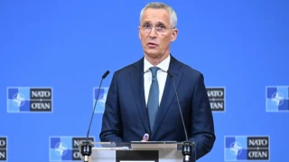 NATO Genel Sekreteri Stoltenberg'den silah üretimini artırma çağrısı