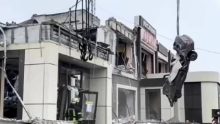 Rusya duyurdu :Kiev işgal altındaki Ukrayna şehri Lısıçansk’ta bir fırını vurdu