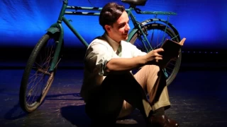 Şehir Tiyatroları'nın ‘Maviydi Bisikletim’ oyunu seyirciyle buluştu