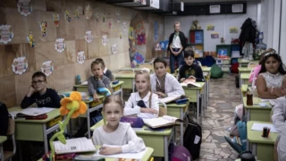 Ukraynalı çocuklar yeraltında okuyor