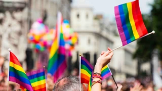 Yunanistan eşcinsel evliliği yasallaştırdı