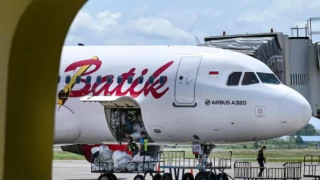 Endonezya'da pilotlar uyuyakaldı: Uçak rotasından saptı
