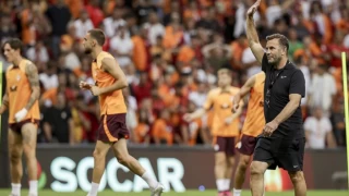 Galatasaray, Süper Lig'de yoluna doludizgin devam ediyor: 50 galibiyete en hızlı ulaşan teknik adam Okan Buruk oldu