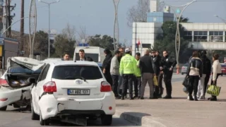 İzmit'te 7 aracın karıştığı zincirleme trafik kazası: 1'i çocuk 5 yaralı