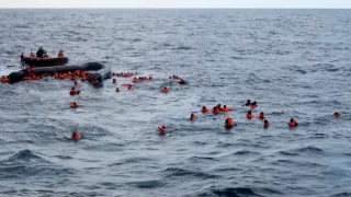 Akdeniz'de göçmenleri taşıyan tekne alabora oldu: 1'i çocuk olmak üzere 8 kişi yaşamını yitirdi
