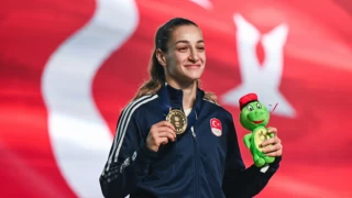Buse Naz Çakıroğlu üst üste 3. kez Avrupa şampiyonu!