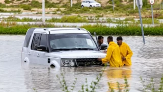 Dubai'de sel: Son 75 yılın en şiddetli yağışları