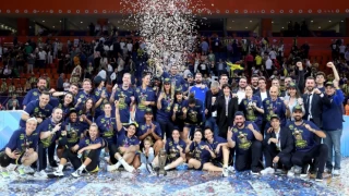 Fenerbahçe Kadın Basketbol Takımı, üst üste ikinci kez Avrupa şampiyonu oldu!