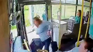 Kapısı açık otobüsten düşen kadından kötü haber