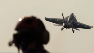 Pentagon'dan Orta Doğu'ya ilave savaş uçakları
