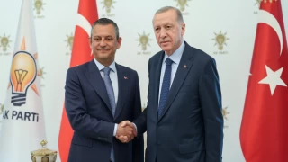 Cumhurbaşkanı Erdoğan ve Özgür Özel görüşmesi tamamlandı! Zirve 1,5 saat sürdü