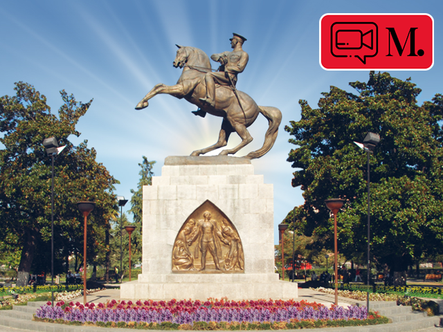 At üzerindeki Atatürk heykelleri ve tarihçeleri