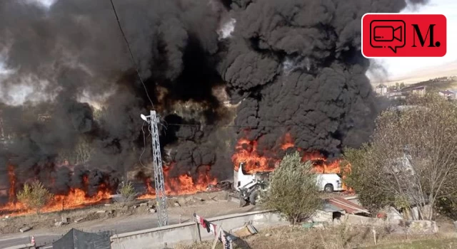 Ağrı'da kazaya karışan yolcu otobüsü, tanker ve TIR alev aldı