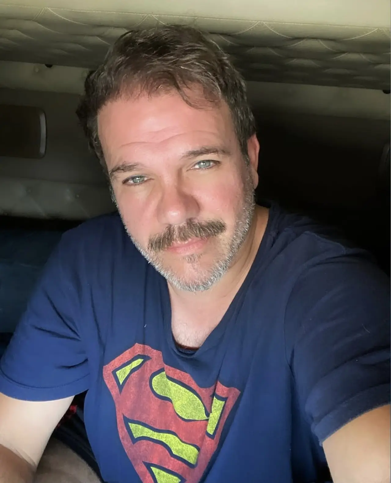 Yaprak Dökümü'nün Oğuz'u Tolga Karel sektöre veryansın etti 1