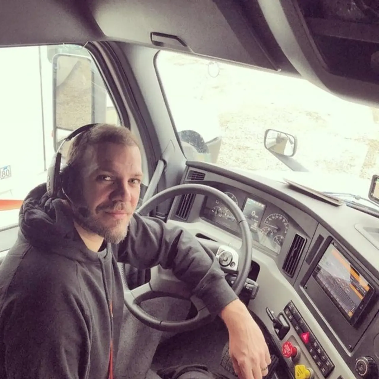 Yaprak Dökümü'nün Oğuz'u Tolga Karel sektöre veryansın etti 2