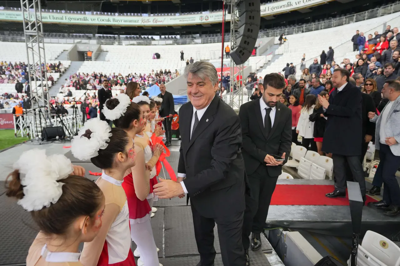 Beşiktaş, 23 Nisan'ı Tüpraş Stadyumu’nda büyük bir törenle kutladı! 1