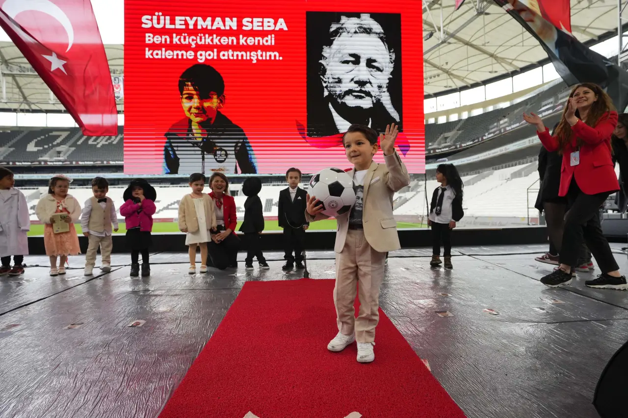 Beşiktaş, 23 Nisan'ı Tüpraş Stadyumu’nda büyük bir törenle kutladı! 3