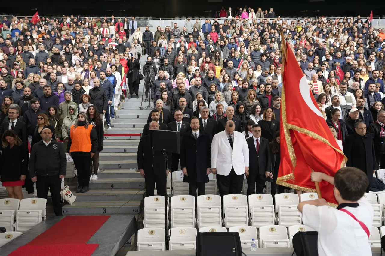 Beşiktaş, 23 Nisan'ı Tüpraş Stadyumu’nda büyük bir törenle kutladı! 4