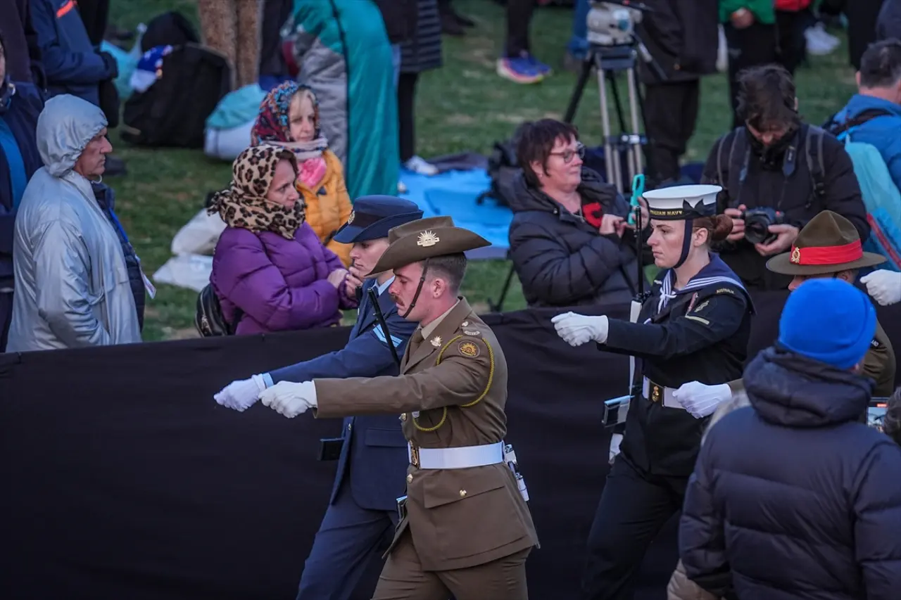 Çanakkale Kara Savaşları'nın 110. Yılı Anma Töreni'nde "Şafak Ayini" yapıldı 6