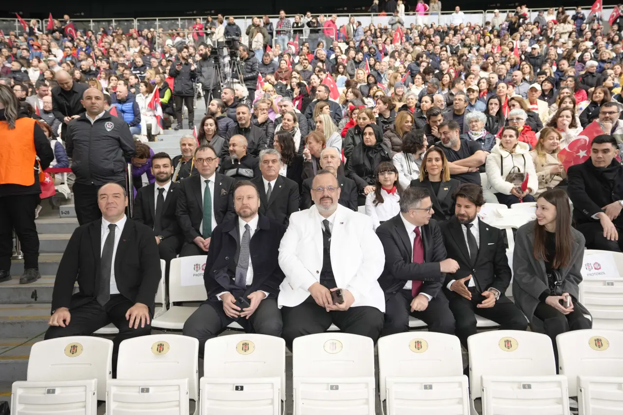 Beşiktaş, 23 Nisan'ı Tüpraş Stadyumu’nda büyük bir törenle kutladı! 5