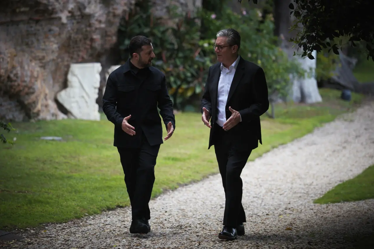 Papa Franciscus’un cenaze töreninde bir araya gelen dünya liderlerinden savaş ve barış görüşmesi 4