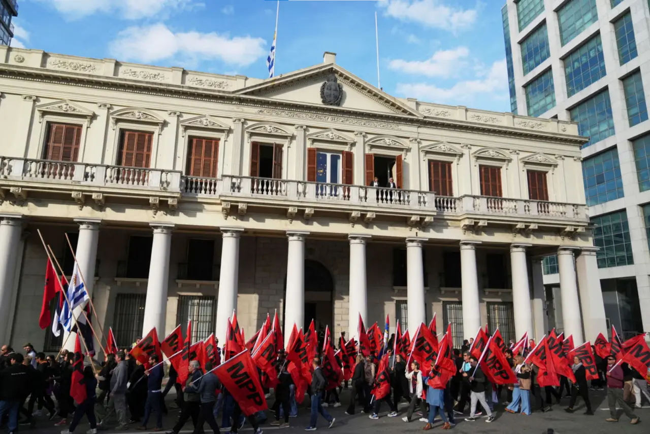 Uruguay'ın eski devlet başkanı Jose Mujica son yolculuğuna uğurlandı 6