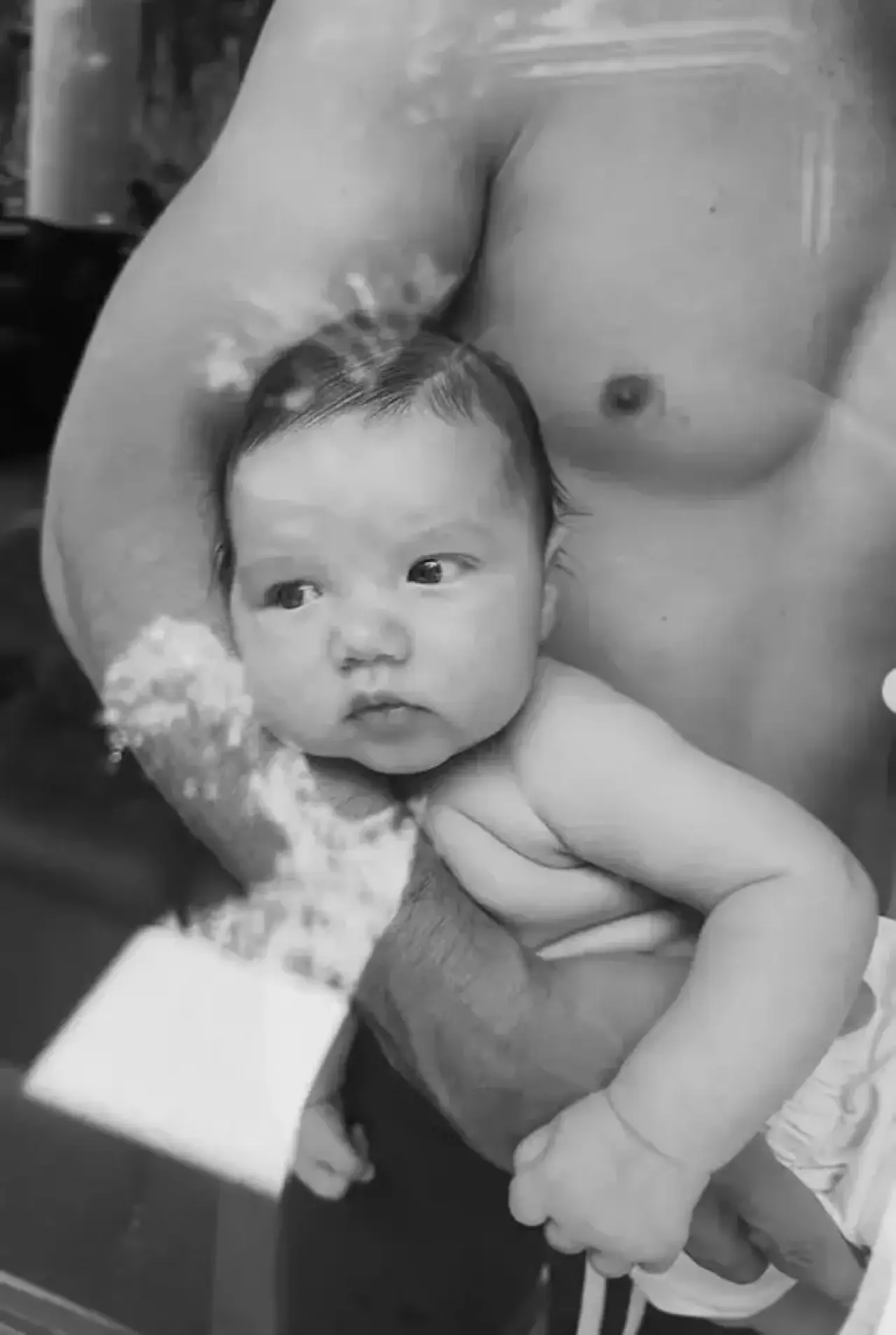 Pınar Deniz ilk kez oğlunun yüzünü gösterdi: İyi ki babamız 2