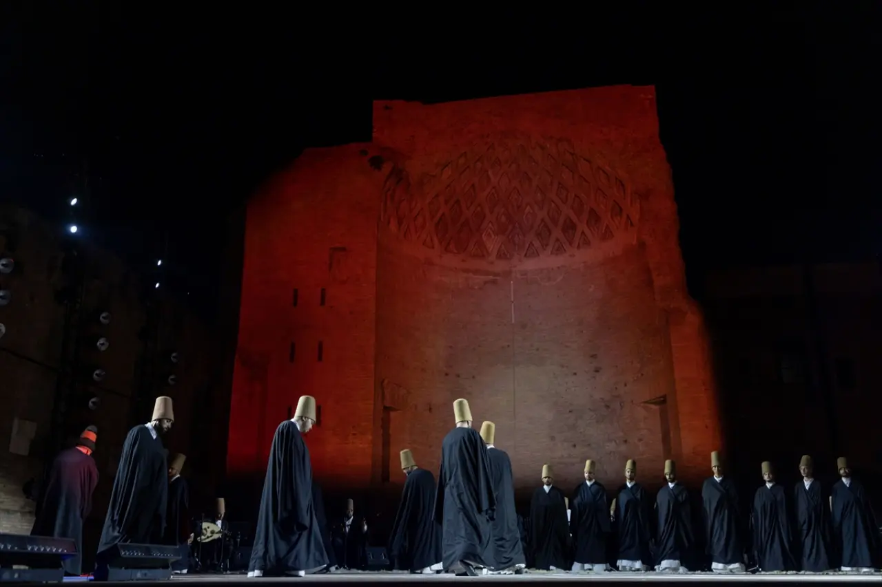 Roma'da Kolezyum'un önünde Mevlevi Sema Töreni gerçekleştirildi 4