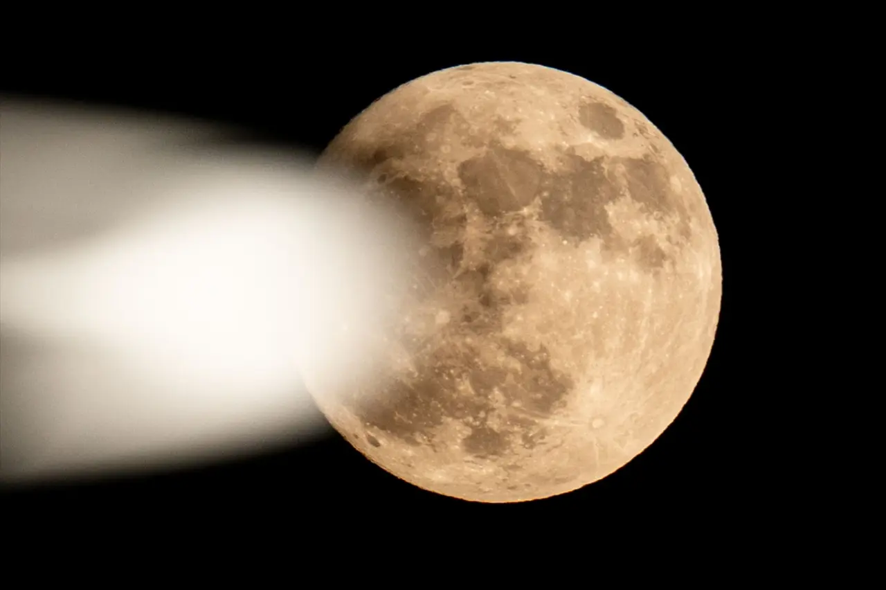 Çilek Dolunayı doğal bir görsel şölen oluşturdu 13