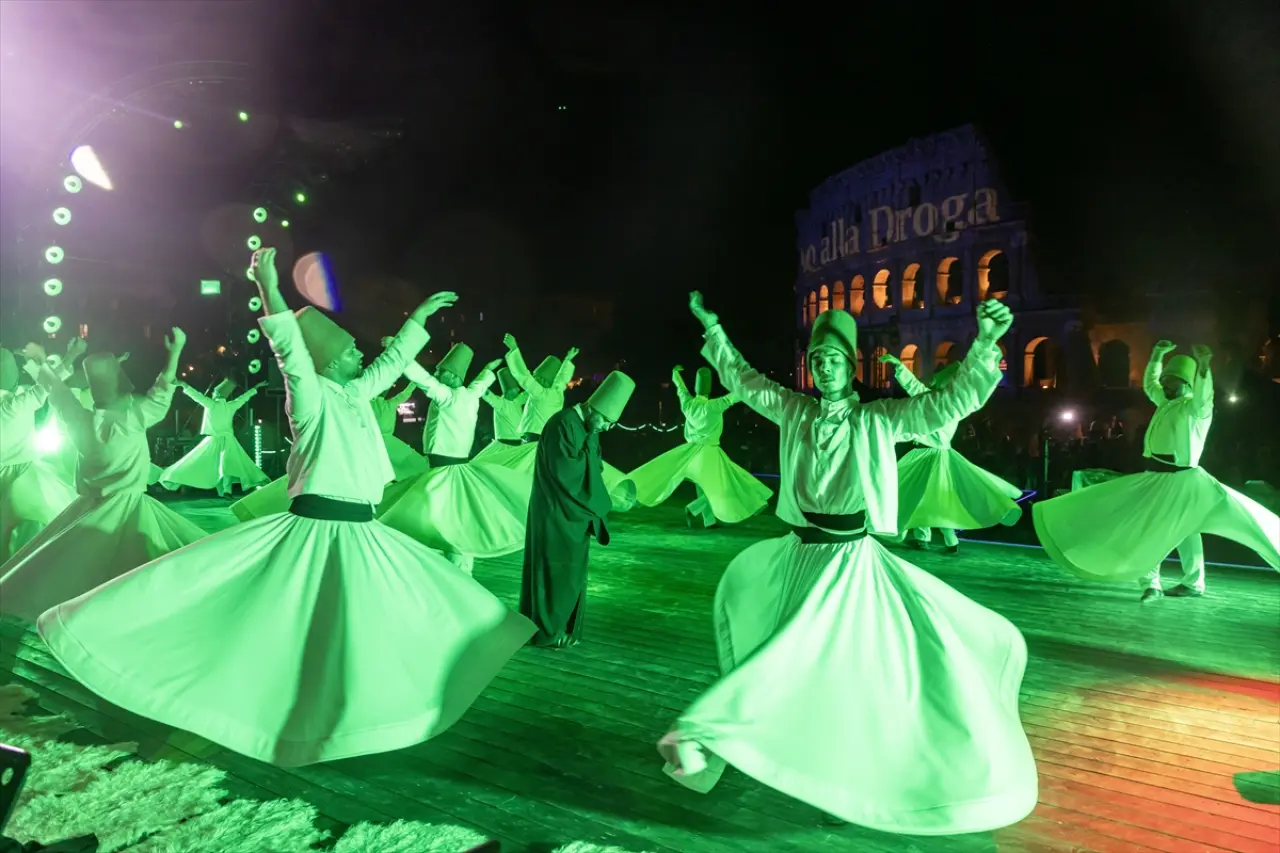 Roma'da Kolezyum'un önünde Mevlevi Sema Töreni gerçekleştirildi 6