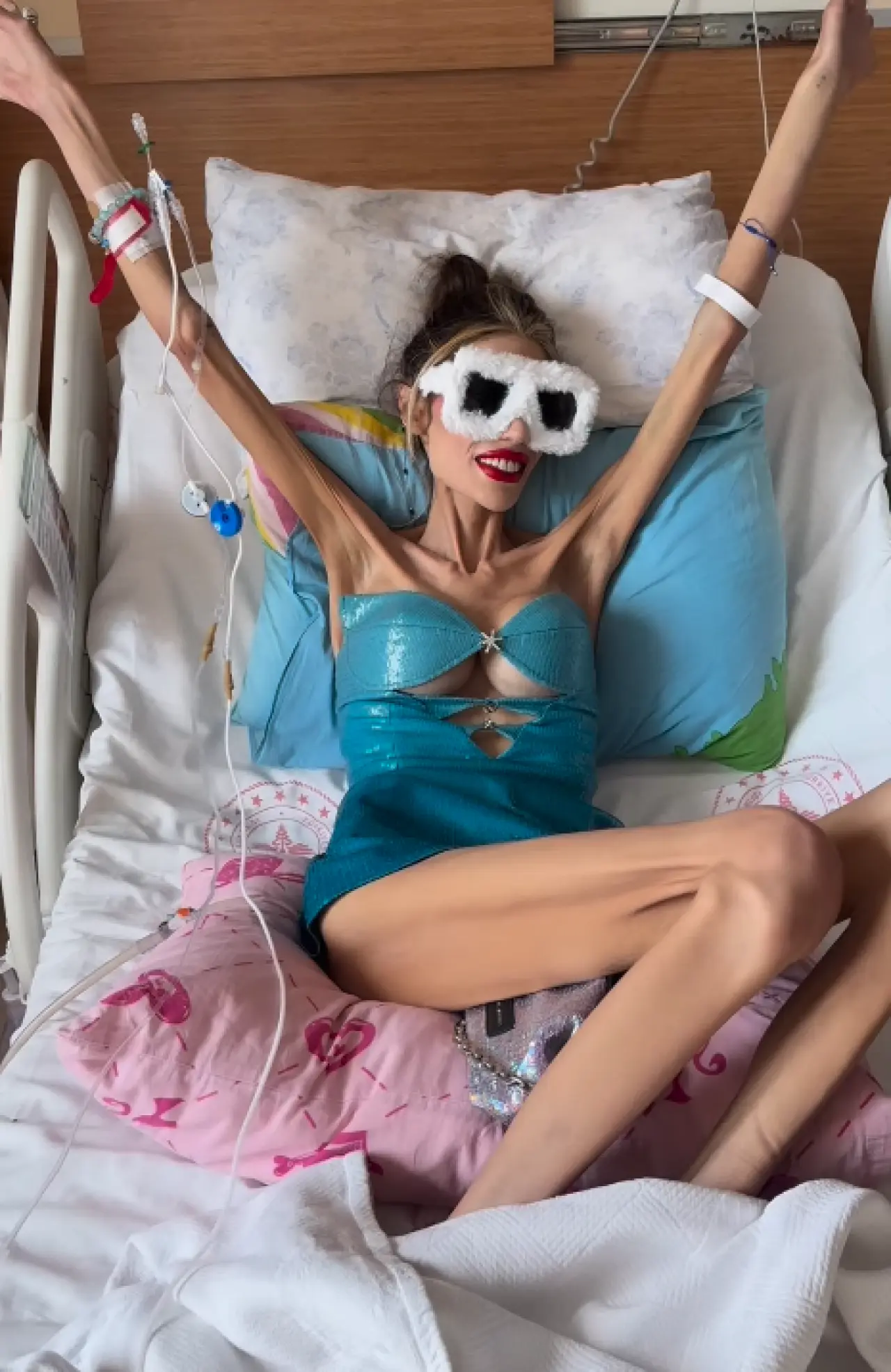 Nihal Candan 29. yaşını hastanede kutladı: Hayalimdeki doğum günü elbisesi 6