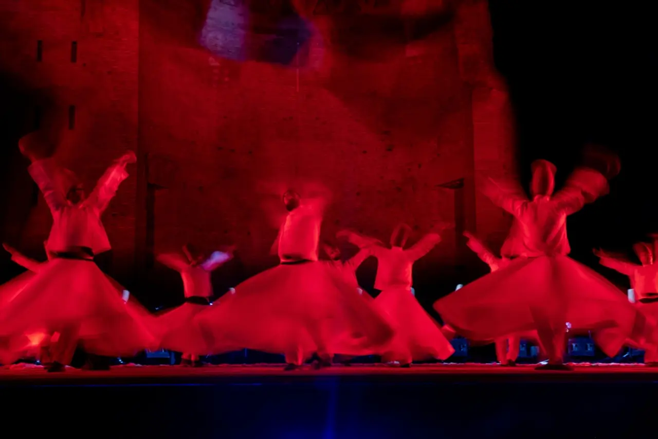 Roma'da Kolezyum'un önünde Mevlevi Sema Töreni gerçekleştirildi 7