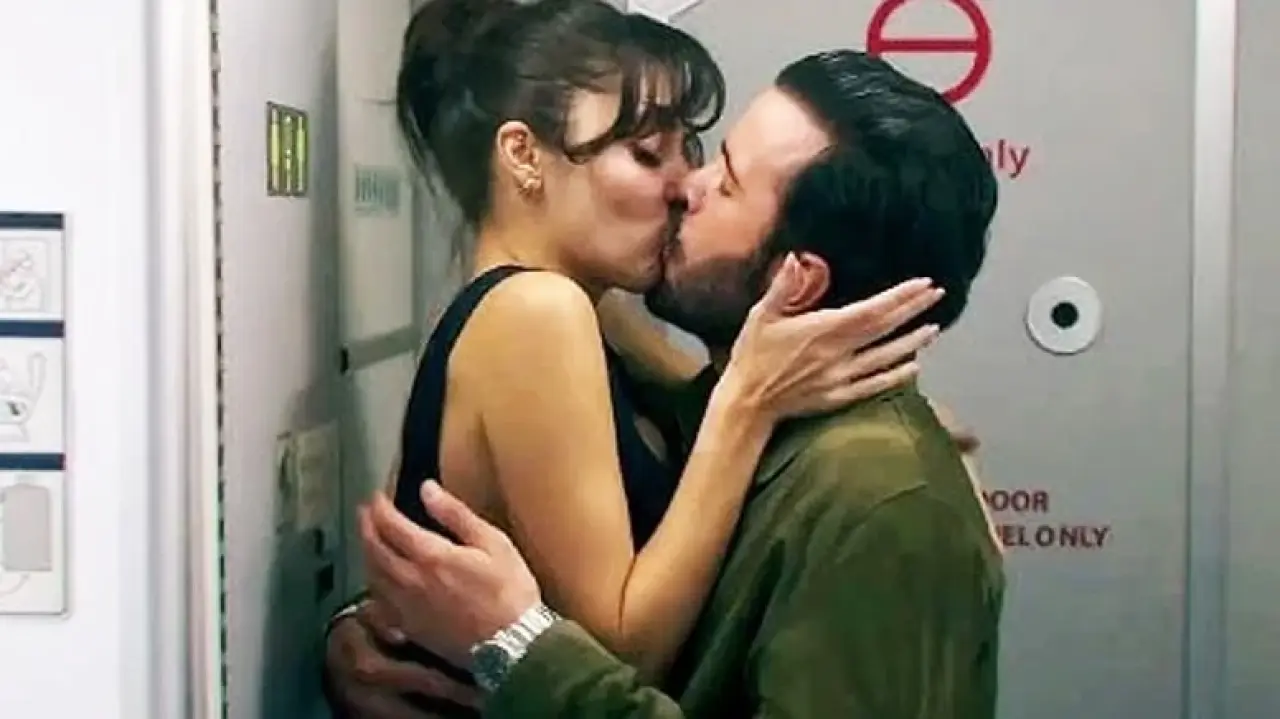 Hande Erçel ve Barış Arduç'un cesur sahnesi olay yarattı: Gupse Özay'dan dikkat çeken hamle 4