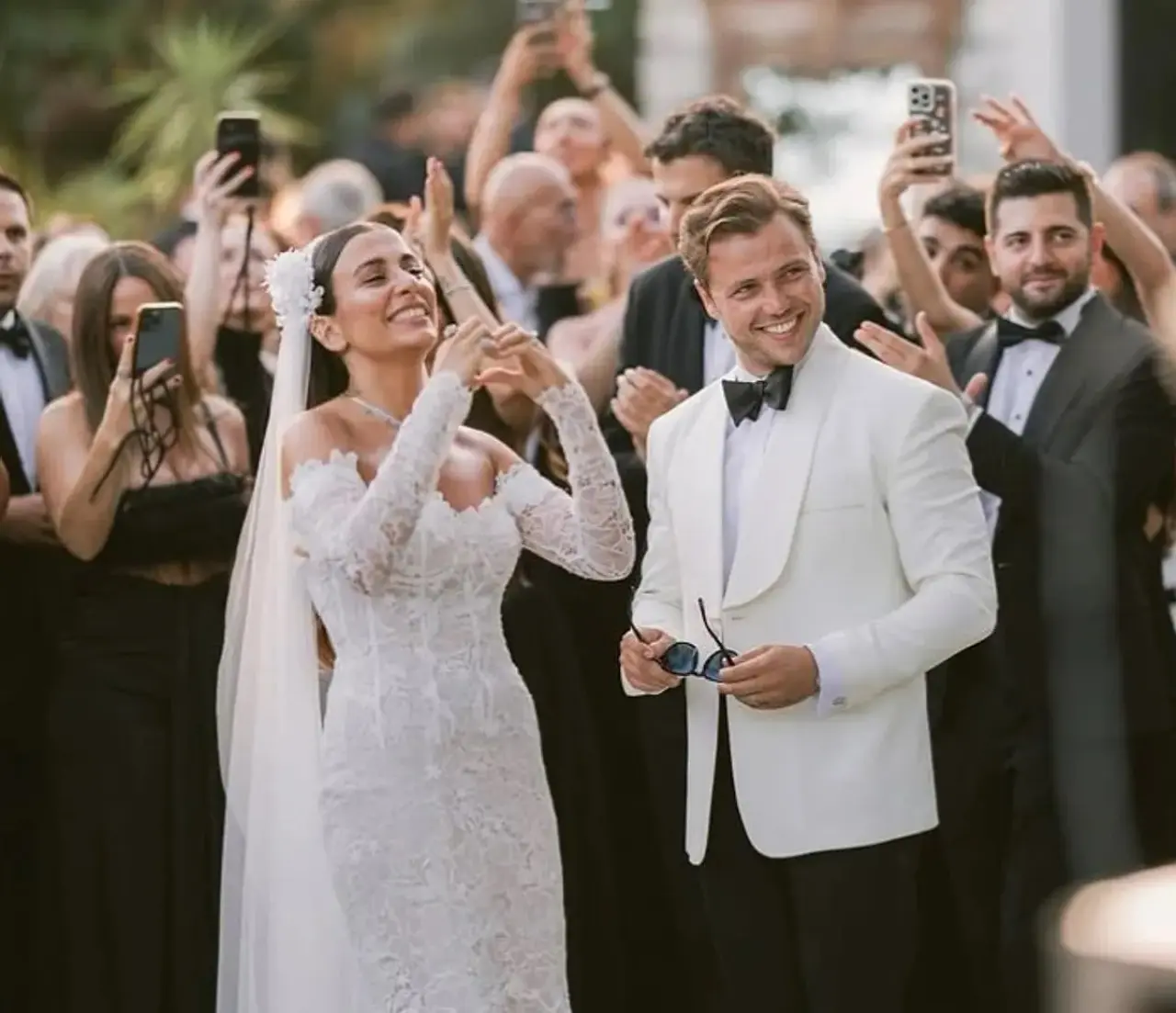 Tolga Sarıtaş ile Zeynep Mayruk çiftinin bebeklerinin adı belli oldu 3