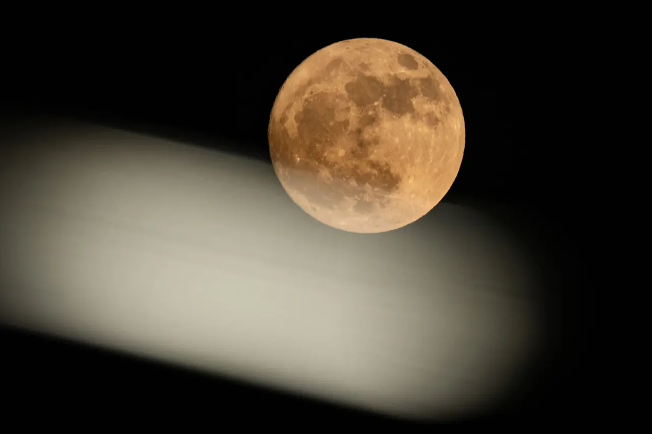 Çilek Dolunayı doğal bir görsel şölen oluşturdu 8