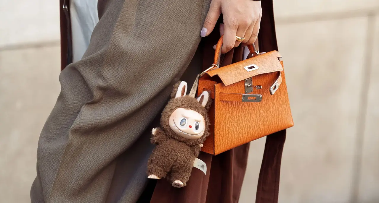 Tüm dünyayı saran çılgınlık: Labubu çanta bebekleri 1