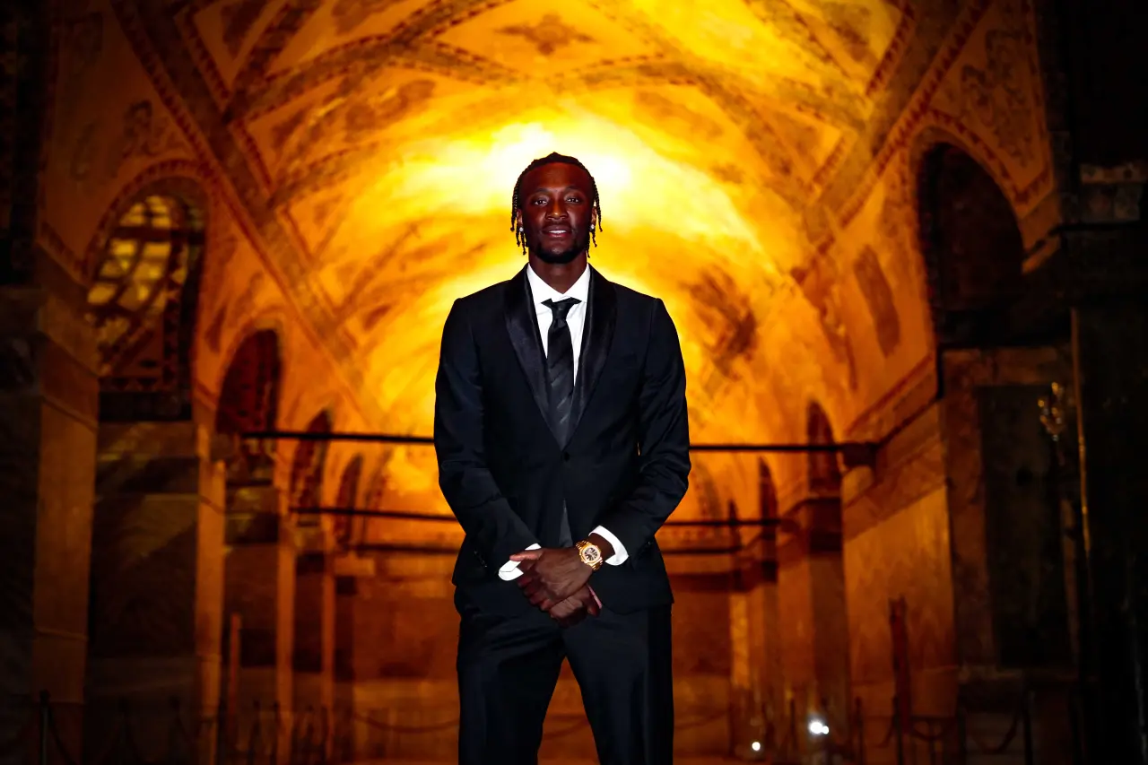 Beşiktaş'ın yeni yıldız golcüsü Tammy Abraham'dan Ayasofya Camii ziyareti 3