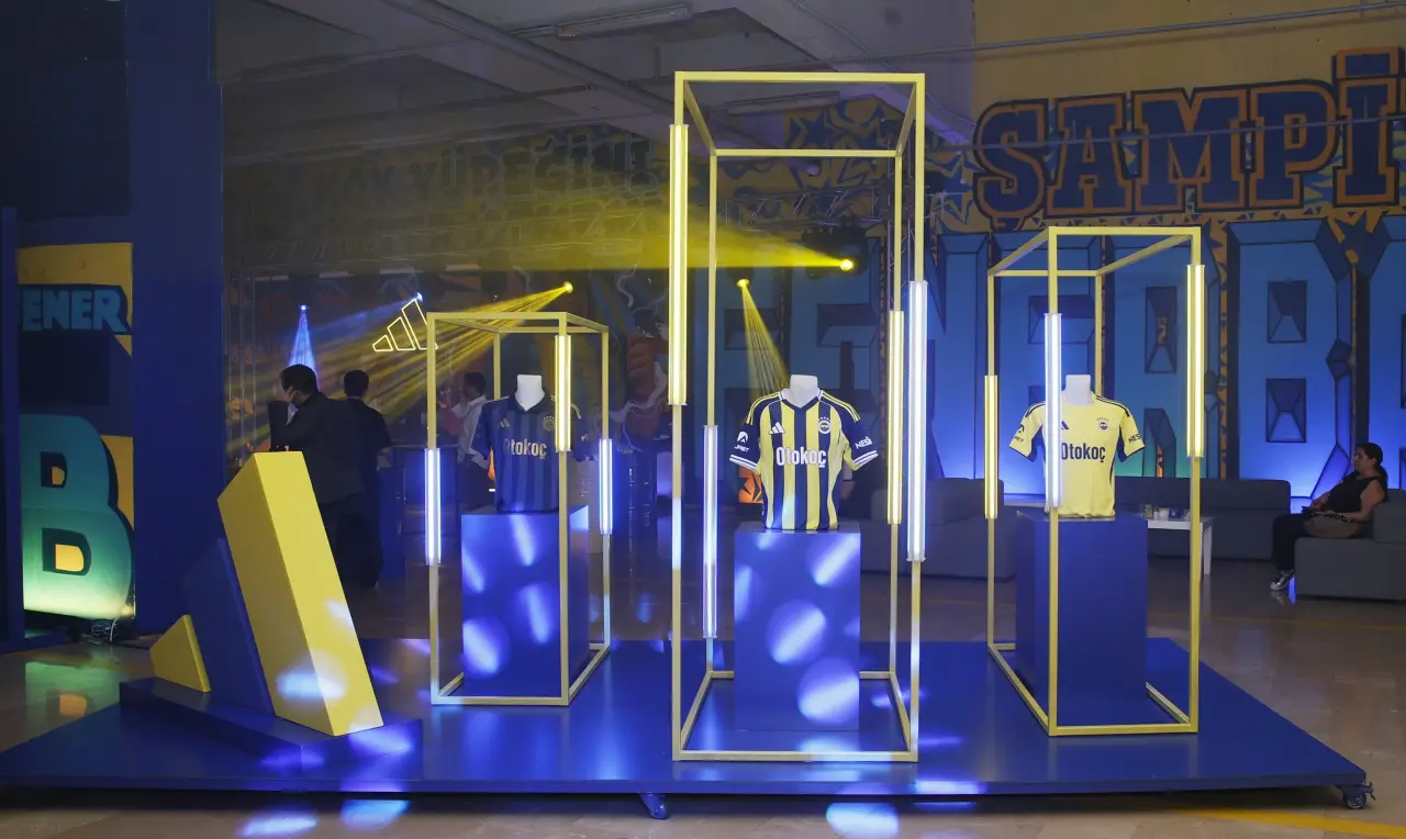 Fenerbahçe'den şaşaalı forma tanıtımı 2