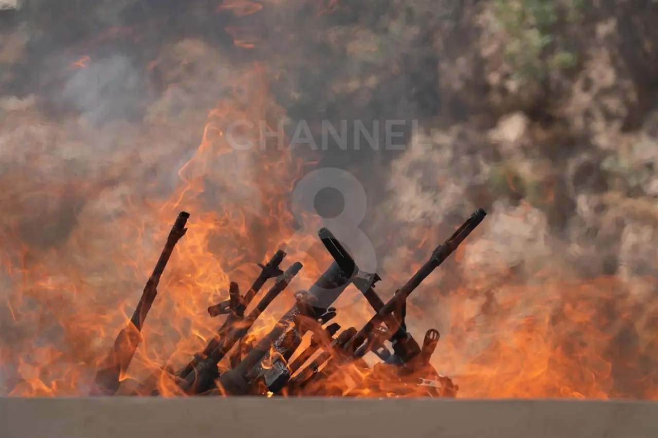 Terör örgütü PKK'dan bir grup, Irak’ın Süleymaniye kentinde silahlarını imha etti 2