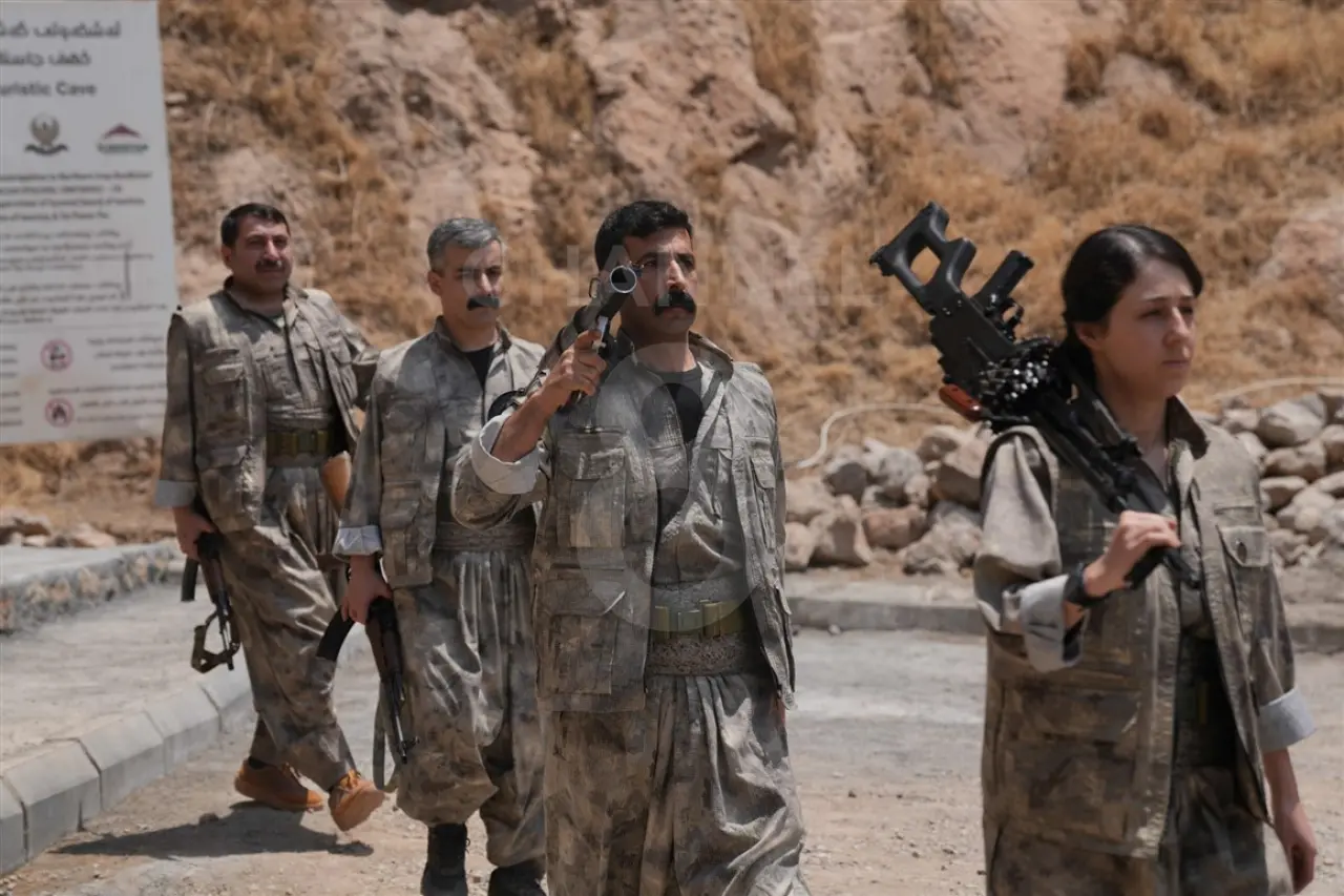 Terör örgütü PKK'dan bir grup, Irak’ın Süleymaniye kentinde silahlarını imha etti 5