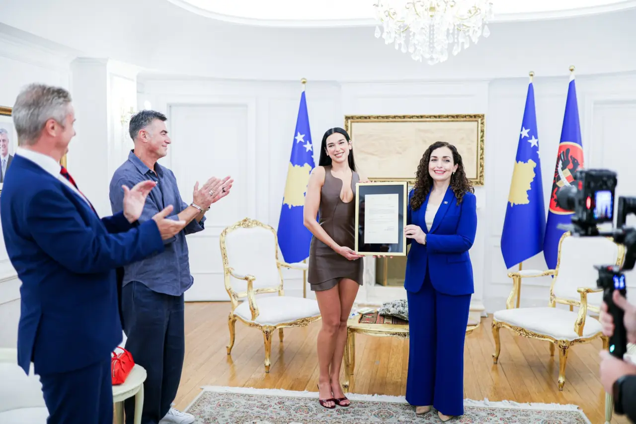Dua Lipa Kosova vatandaşlığı aldı 1